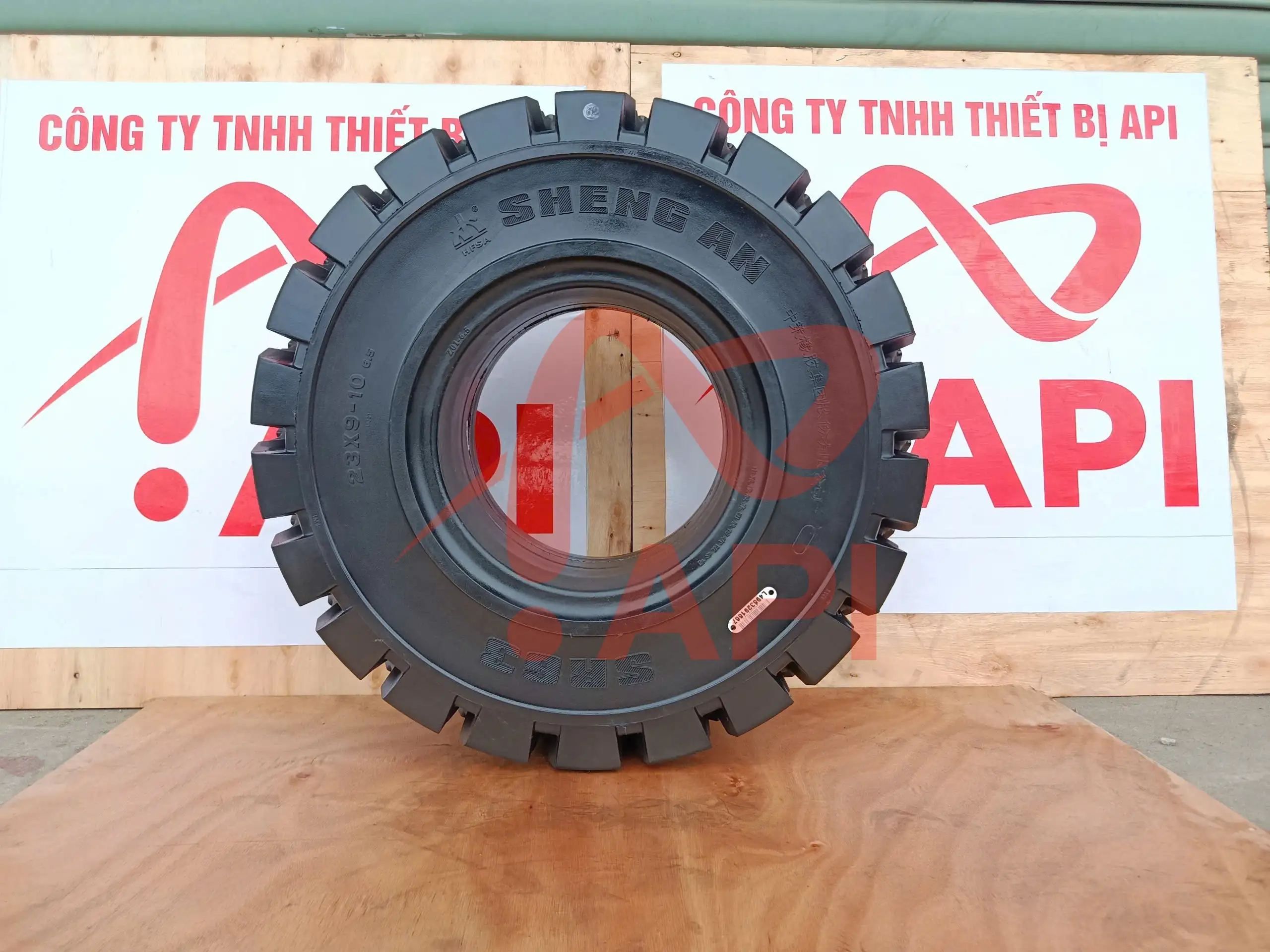 Lốp đặc xe nâng 23x9-10 – mặt trước mã lốp