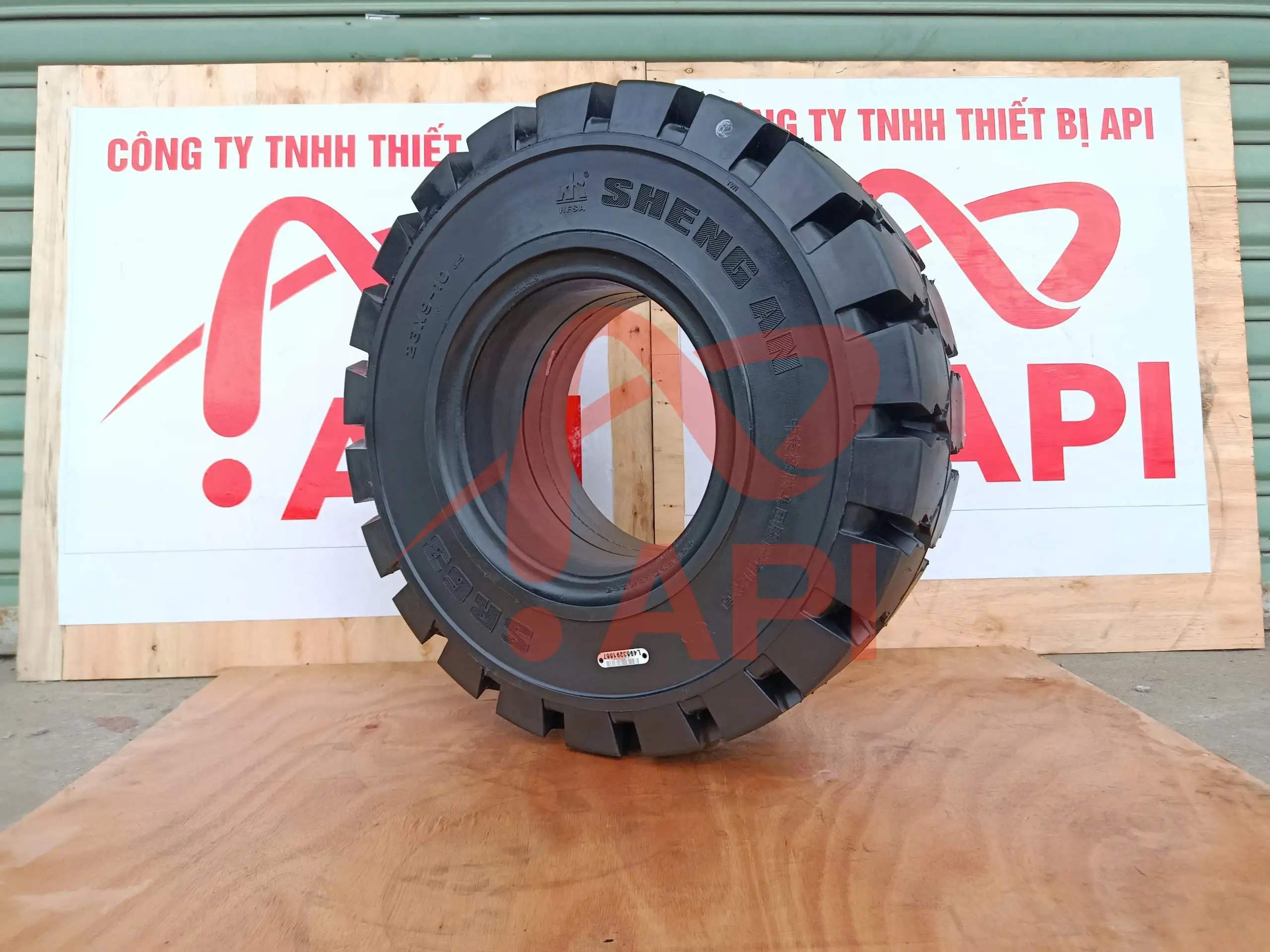 Lốp đặc xe nâng 23x9-10 – Góc nghiên và độ dày