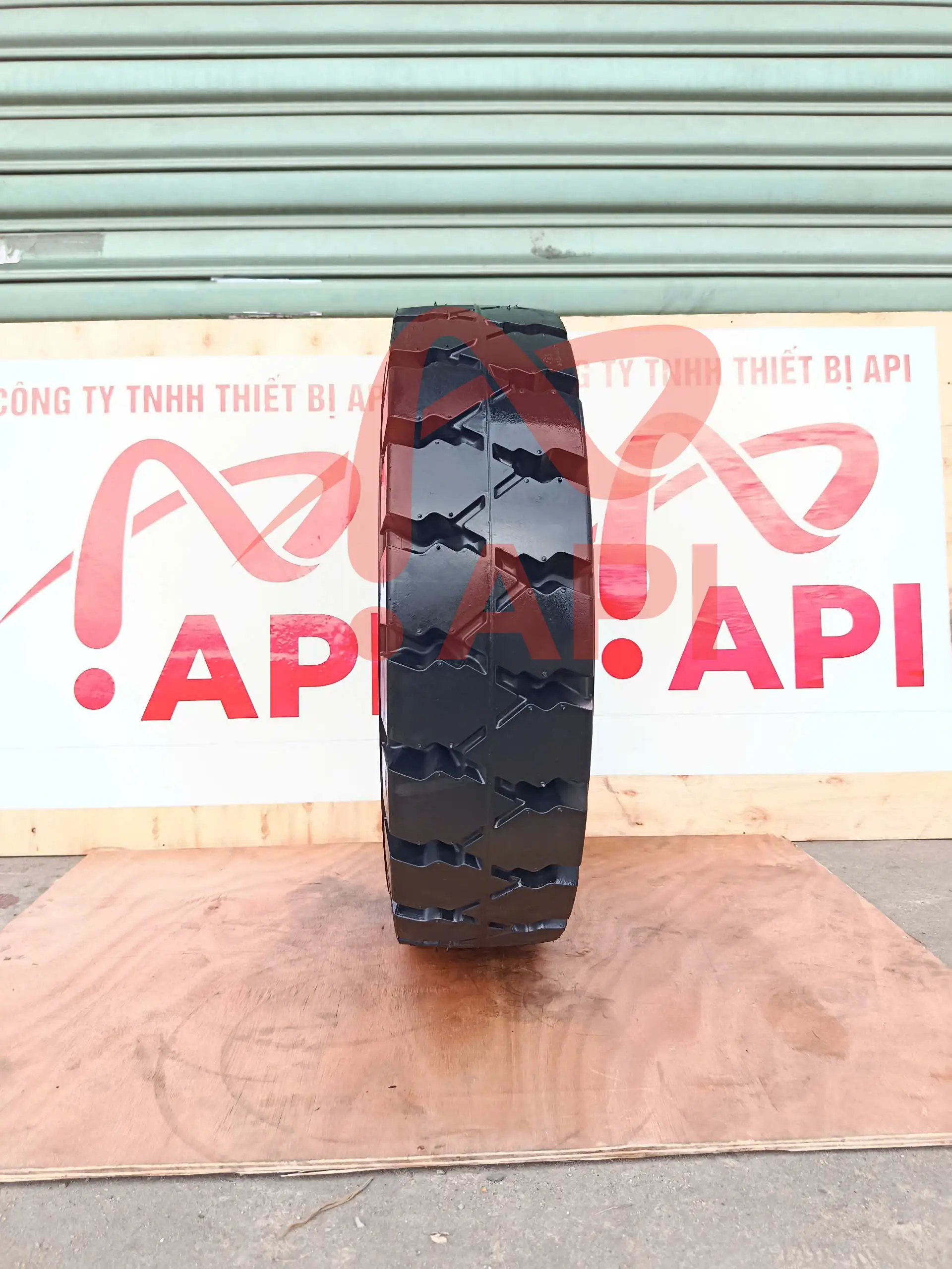 lop-dac-xe-nang-700-12-shengan-1