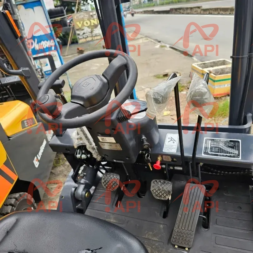 xe-nang-dau-liugong-3-tan-CPCD30E-3-3