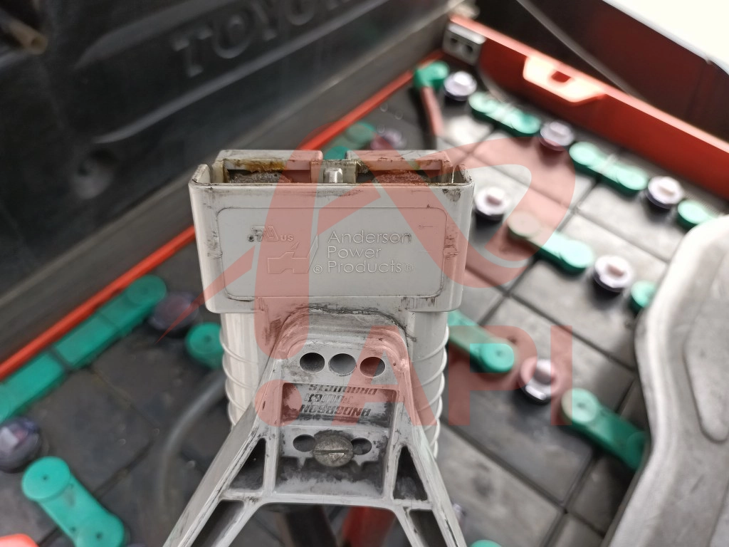 xe-nang-dien-cu-toyota-2-5-tan-8fb25-8