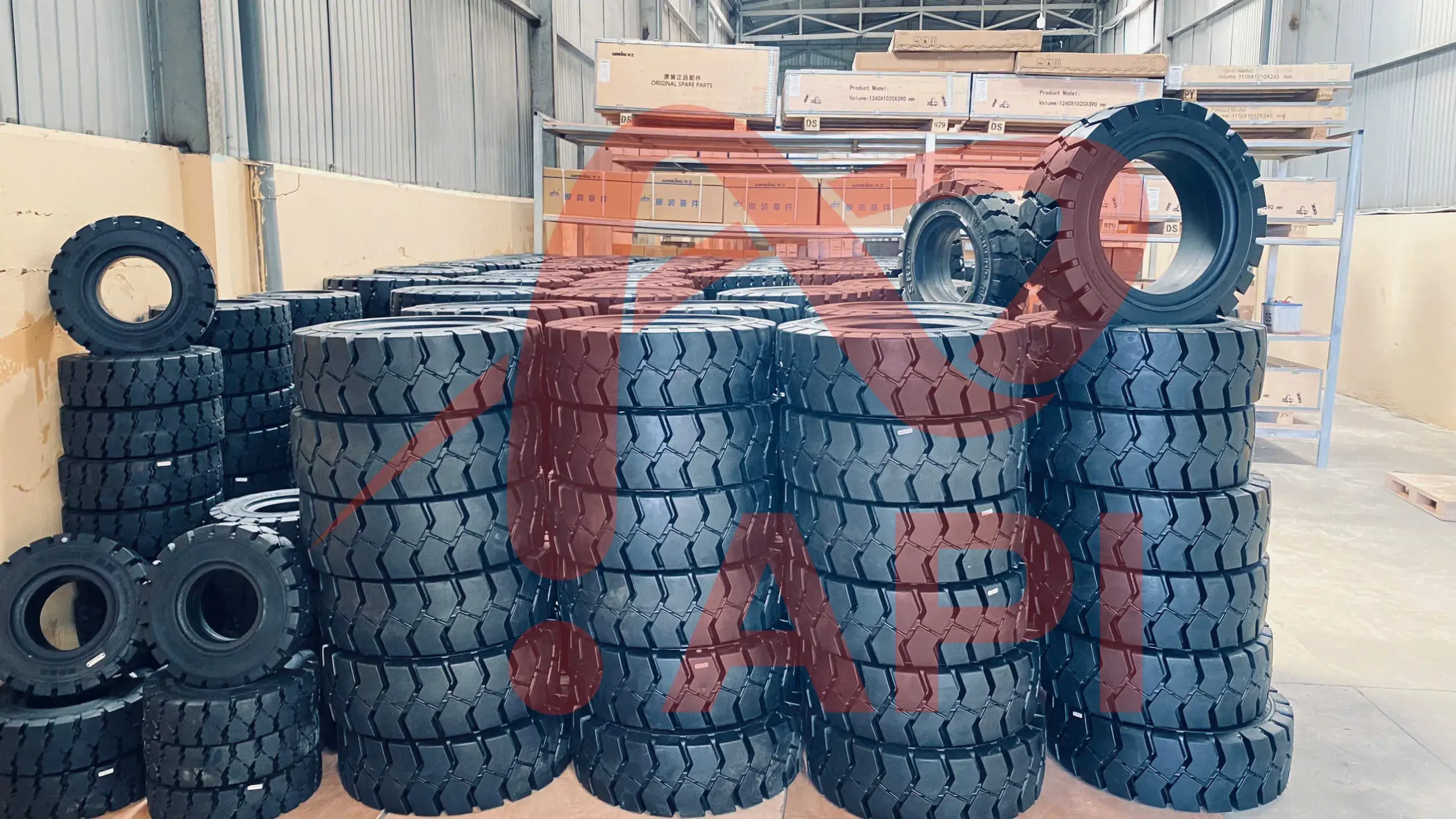 Kho chứa lốp đặc tại API
