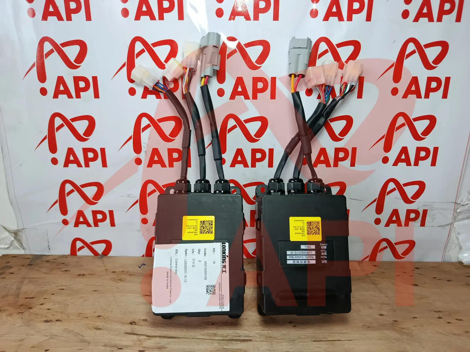 2 hộp cầu chì xe nâng Lonking chụp đứng