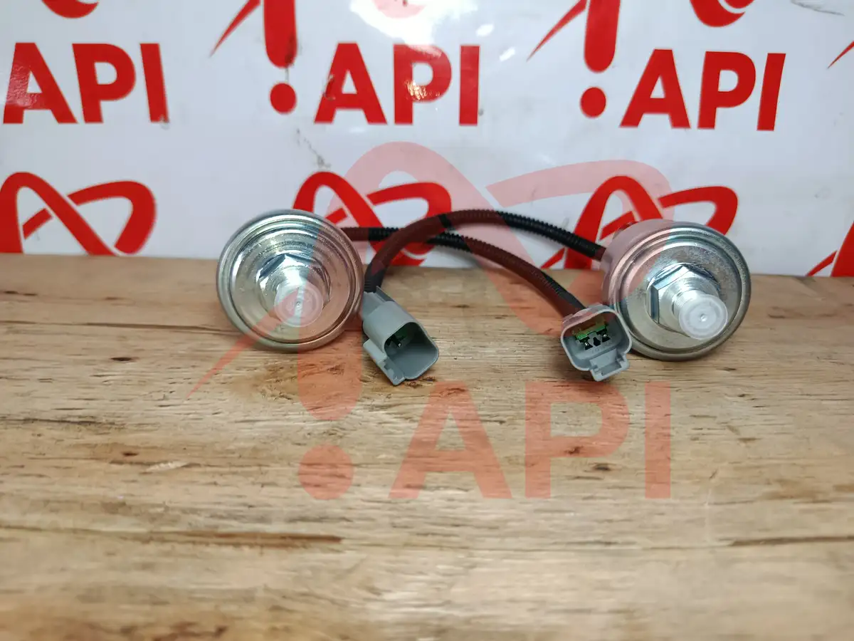 Giắc cắm cảm biến chân phanh