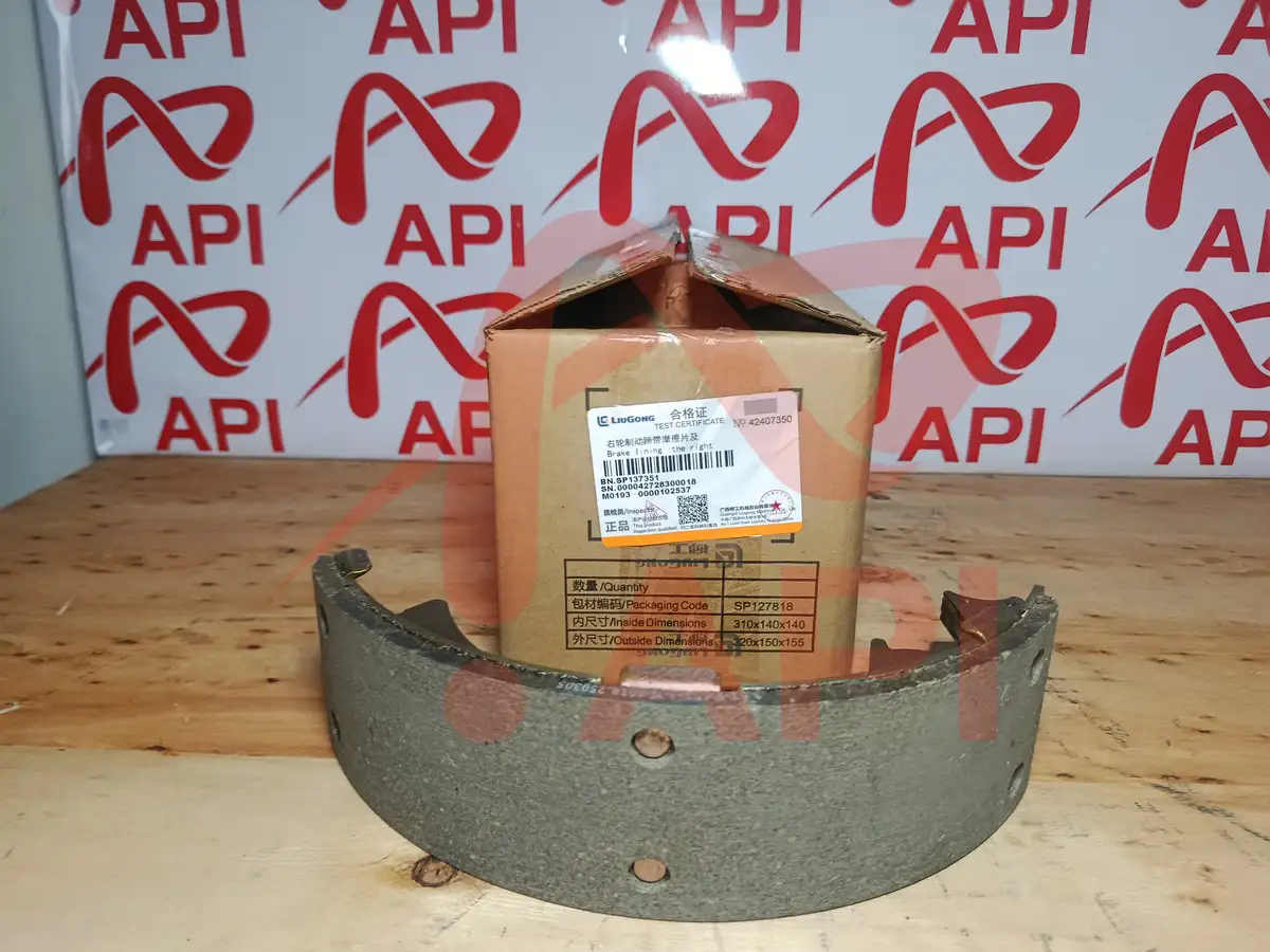 Mặt Má phanh bên phải xe nâng 3 tấn LiuGong kèm tem