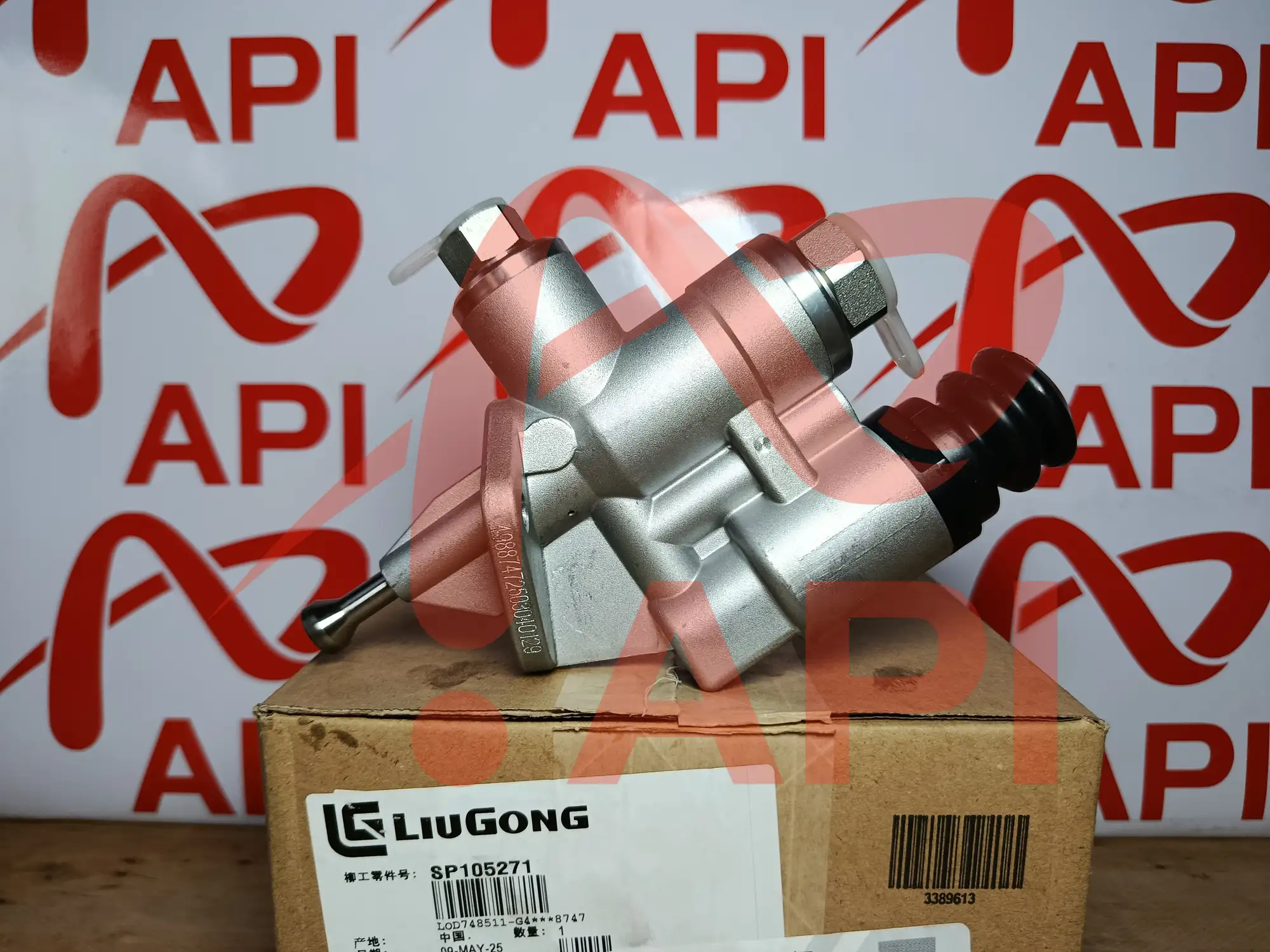 Bơm tay dầu Cummins xúc lật LiuGong SP105271- chụp cận cảnh phụ tùng