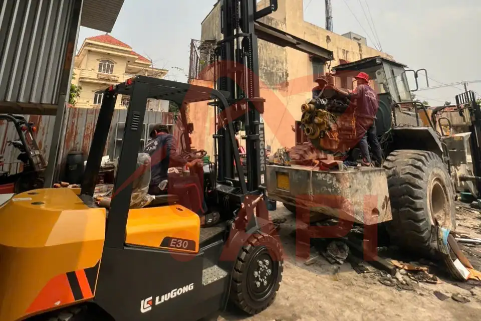 Sửa chữa xúc lật tại API