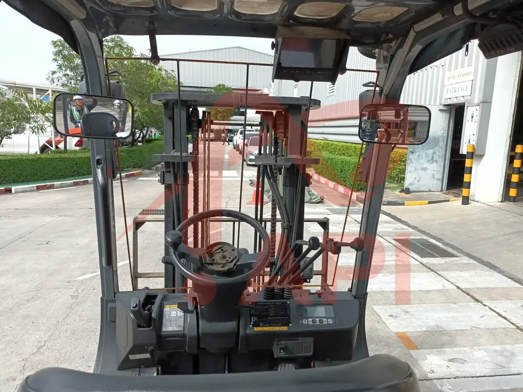 xe-nang-dien-cu-2-5-tan-toyota-8FB25-4