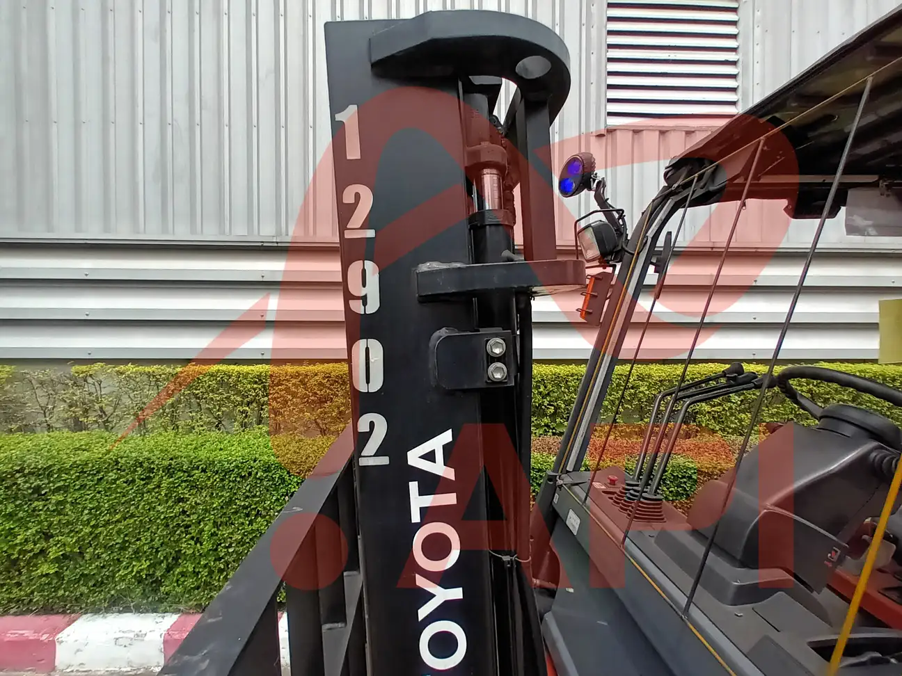 xe-nang-dien-cu-2-5-tan-toyota-8fb25-0-5