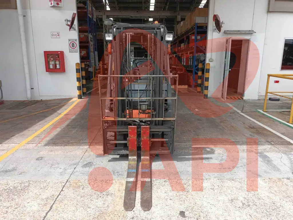 xe-nang-dien-cu-2-5-tan-toyota-8fb25-02-5