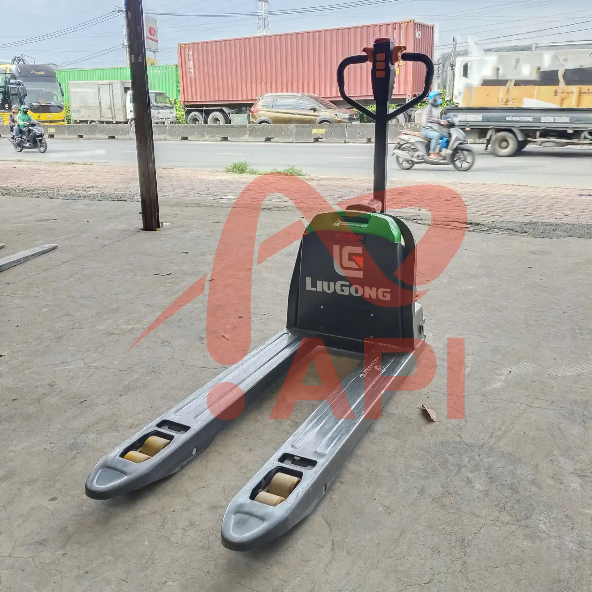 xe-nang-dien-keo-tay-2-tan-liugong-cbd20-3