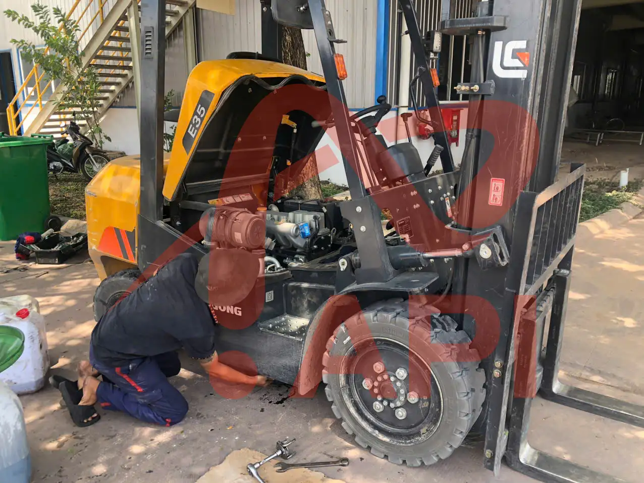 Bảo dưỡng xe nâng định kỳ gồm những hạng mục nào