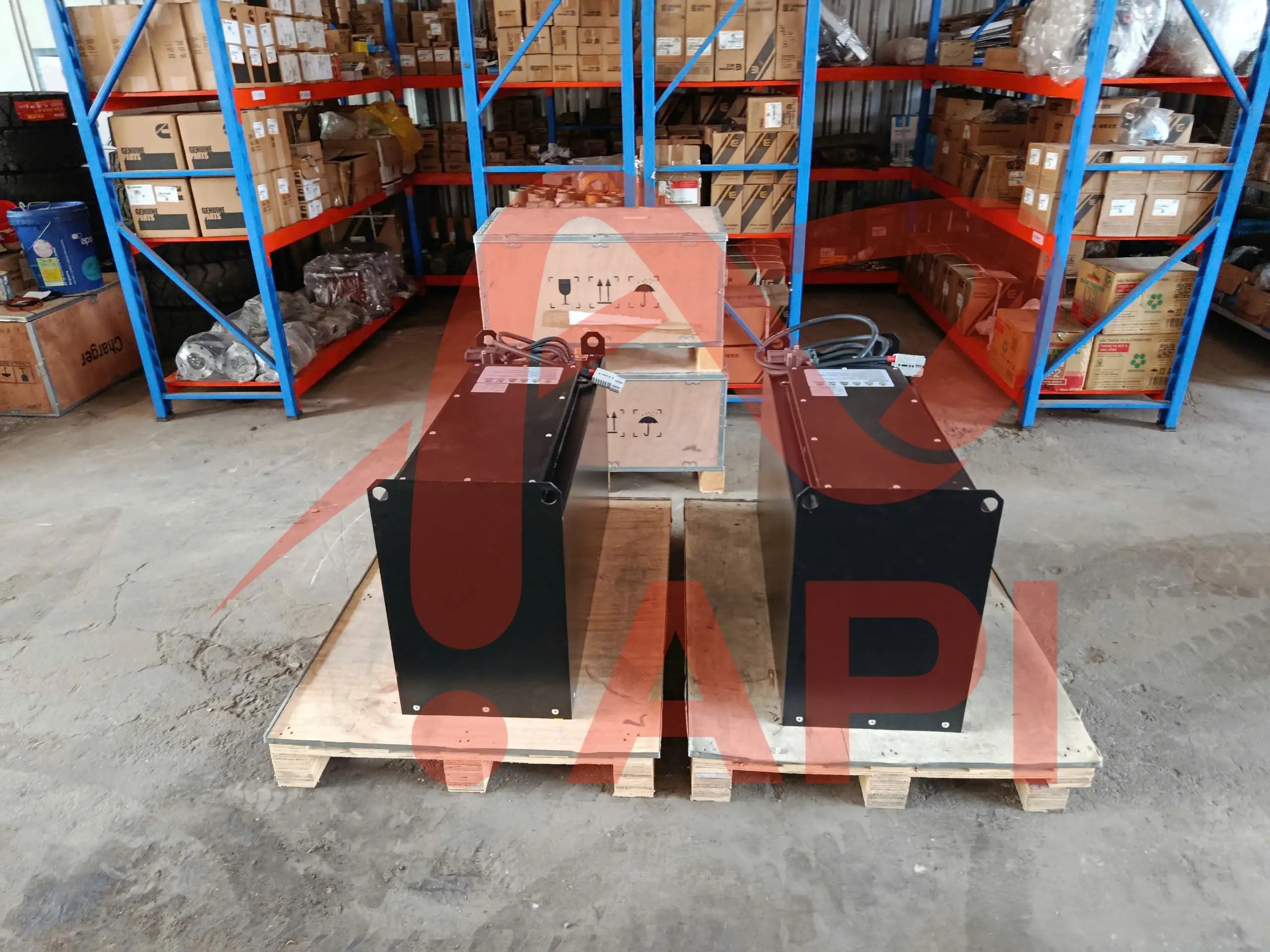 Bình điện xe nâng – So sánh ắc quy axit và pin Lithium