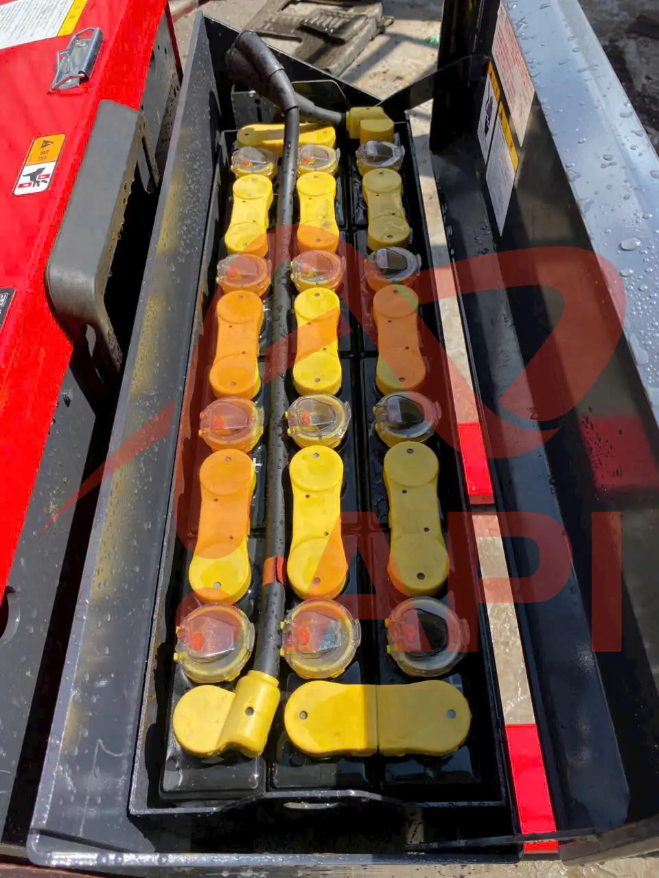 Bình điện xe nâng – So sánh ắc quy axit và pin Lithium