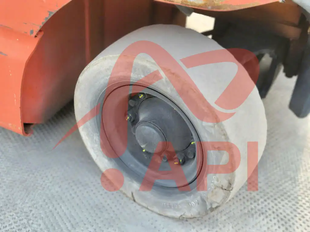 Khi nào cần thay lốp xe nâng – Dấu hiệu nhận biết