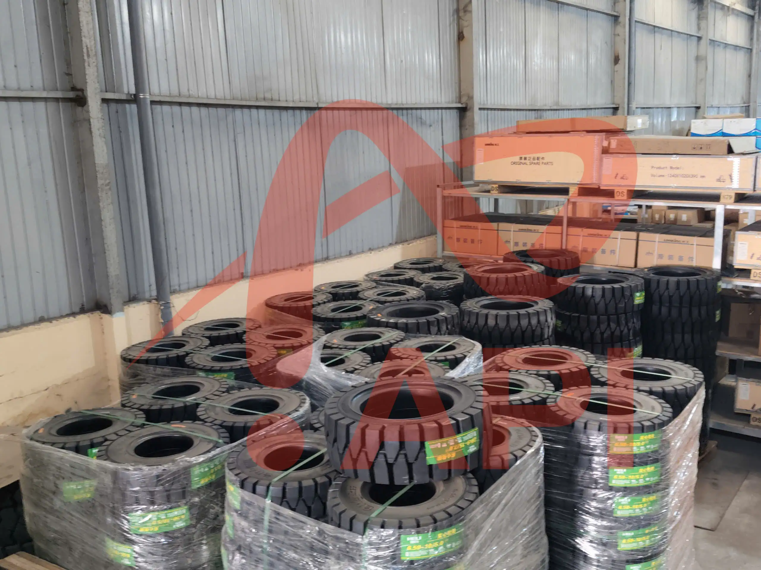 Khi nào cần thay lốp xe nâng – Dấu hiệu nhận biết