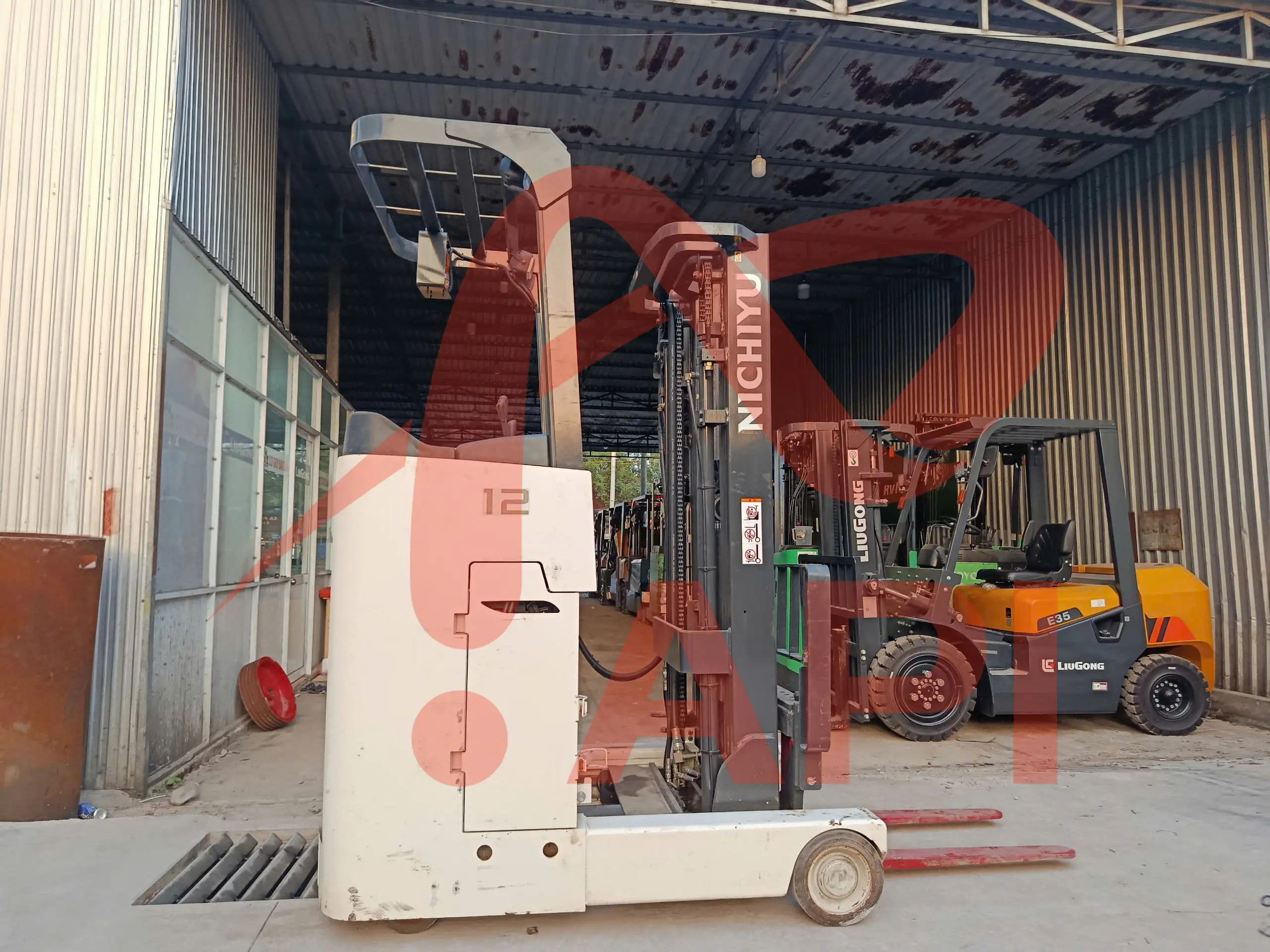 Xe nâng trong kho lạnh – Yêu cầu kỹ thuật