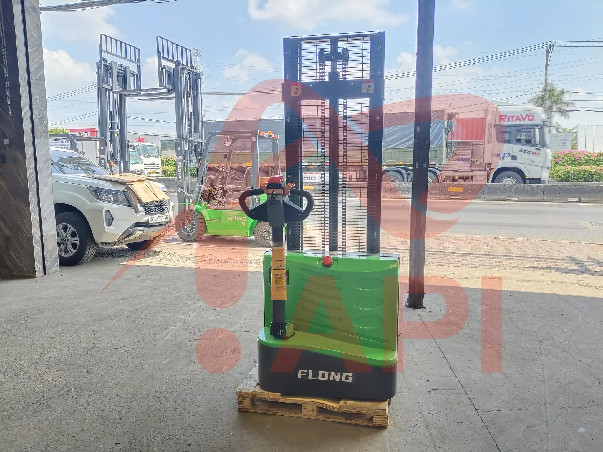 xe-nang-dien-cao-keo-tay-1-5-tan-flong-cdd15-e1c2-3