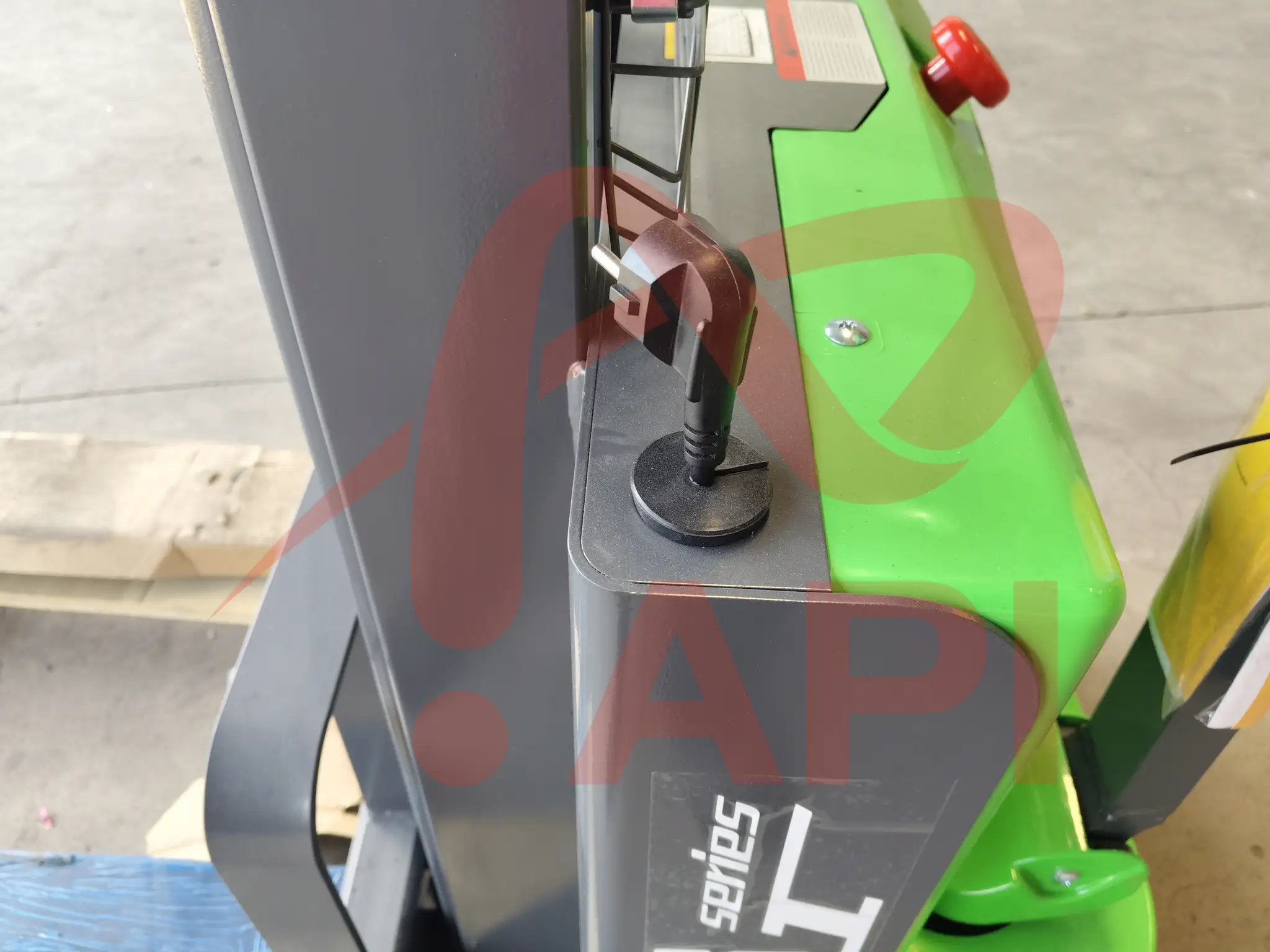 xe-nang-dien-cao-keo-tay-1-5-tan-flong-cdd15-e1c2-6
