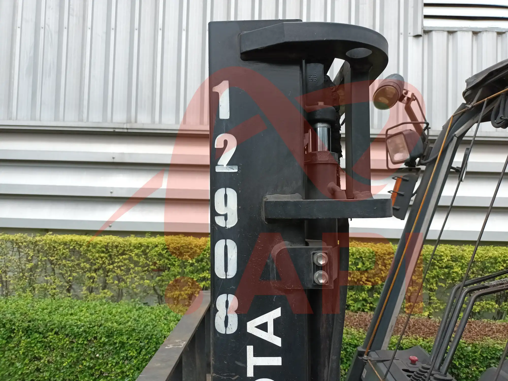 xe-nang-dien-cu-2-5-tan-toyota-8fb25-05-2