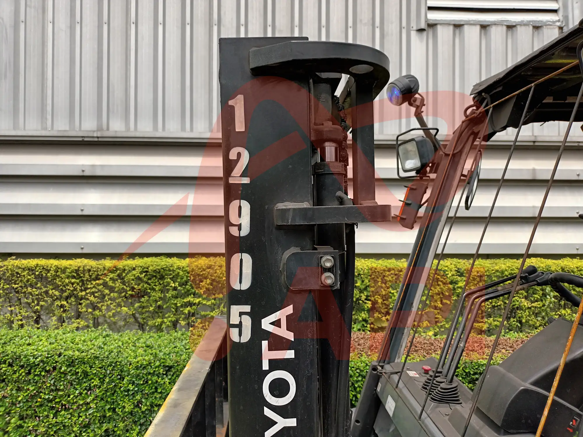 xe-nang-dien-cu-2-5-tan-toyota-8fb25-4-1