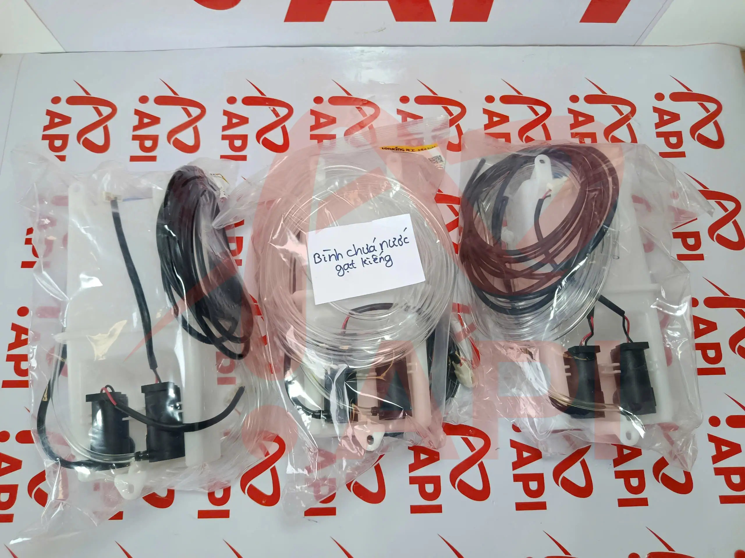 Cụm bình nước rửa kính LB55DS-15-35 xúc lật Lonking
