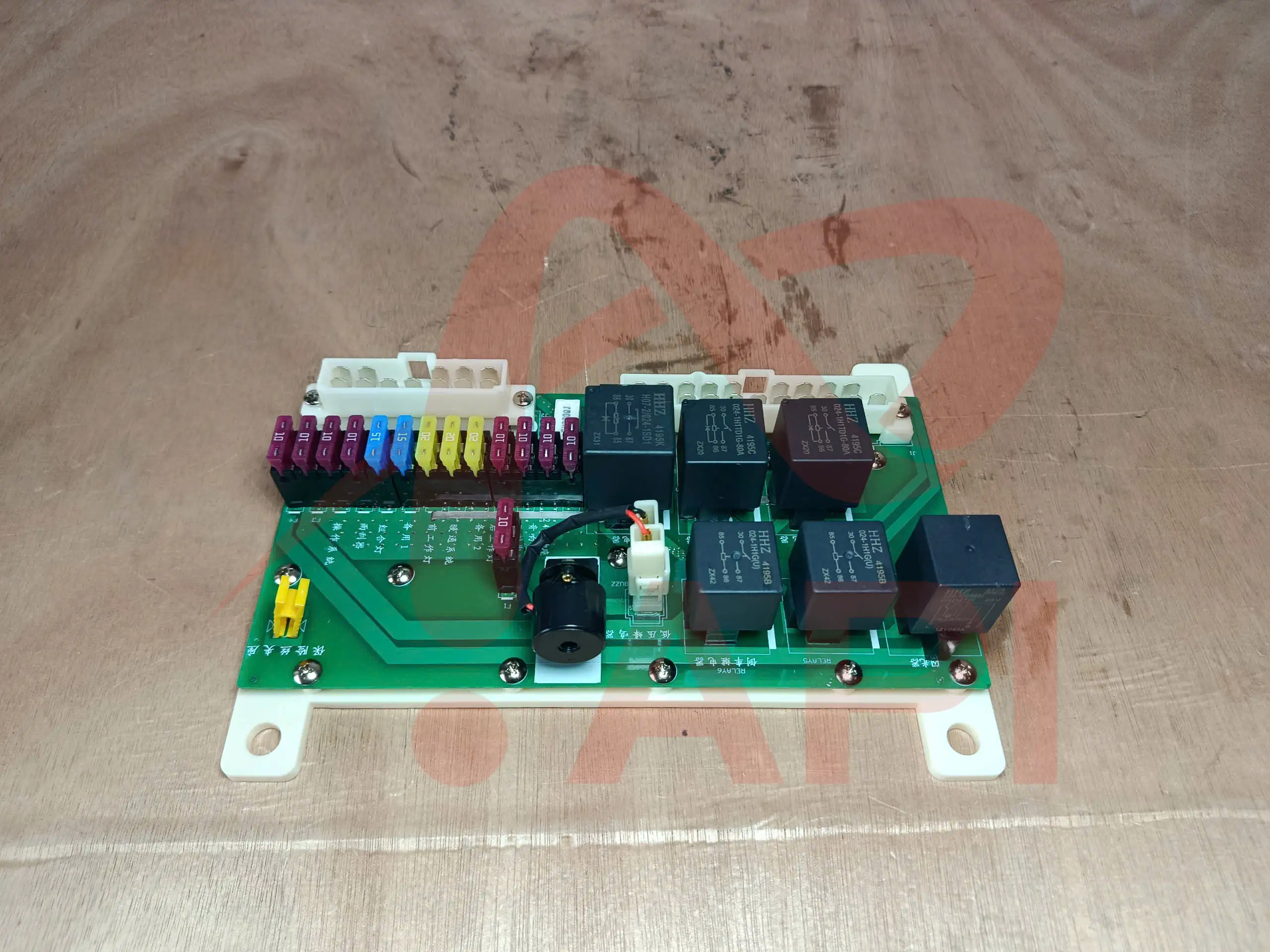 Hộp cầu chì 60400000576 xúc lật Lonking ZL50NC - mặt bên dưới