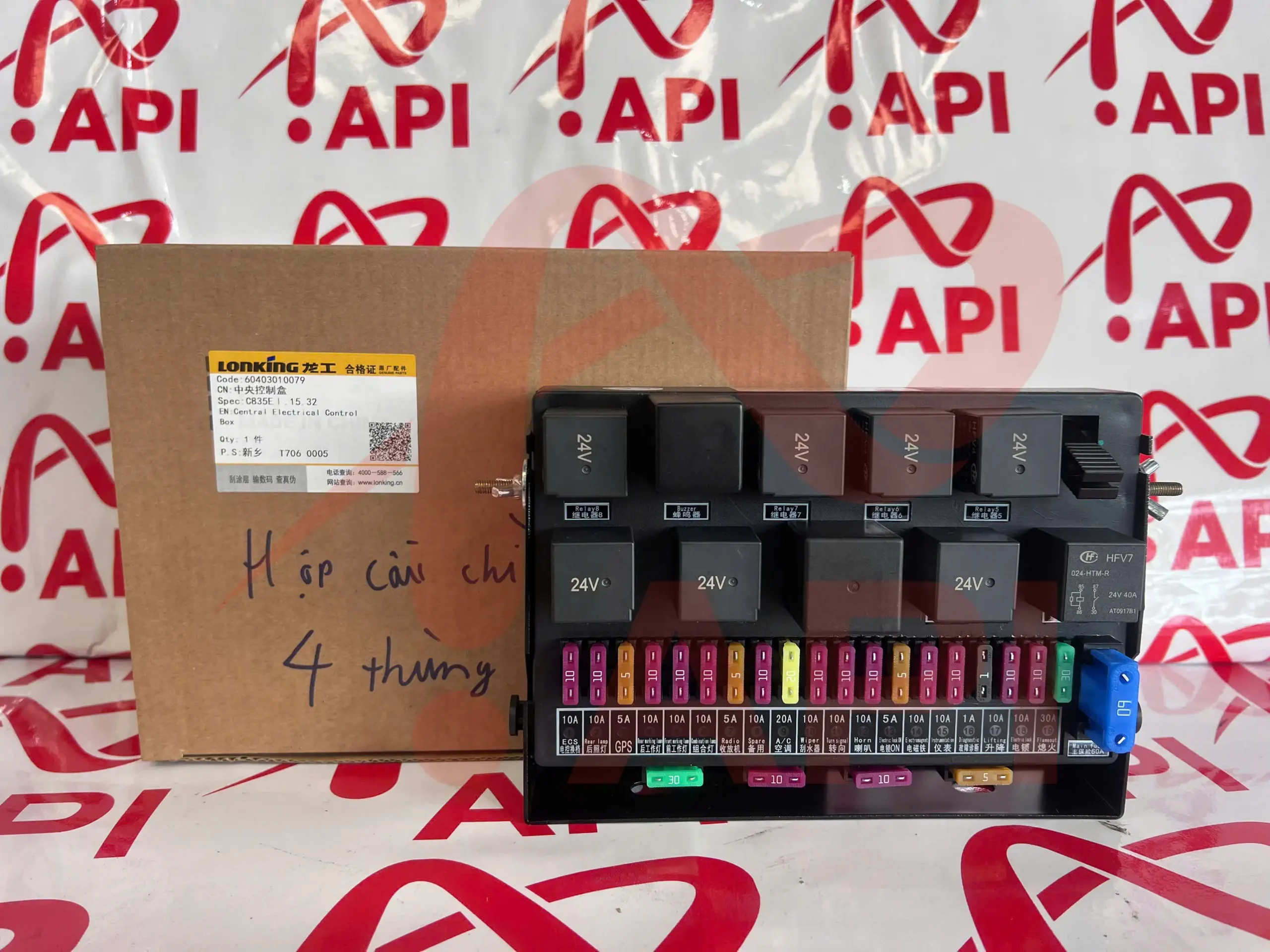 Hộp cầu chì 60403010079 xúc lật Lonking CDM835 - chụp rõ tem